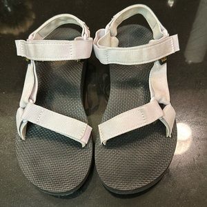 Teva. Woman’s Sandals. Size 8 Lavender. EUC
